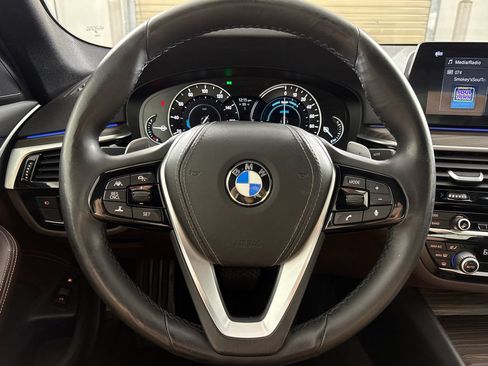 Used 2018 BMW 530e w/ Premium Package 2 RWD image 14