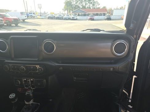 Used 2021 Jeep Wrangler Unlimited Rubicon w/ Dual Top Group image 43