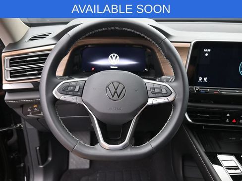 Used 2025 Volkswagen Atlas SE AWD/4WD image 15