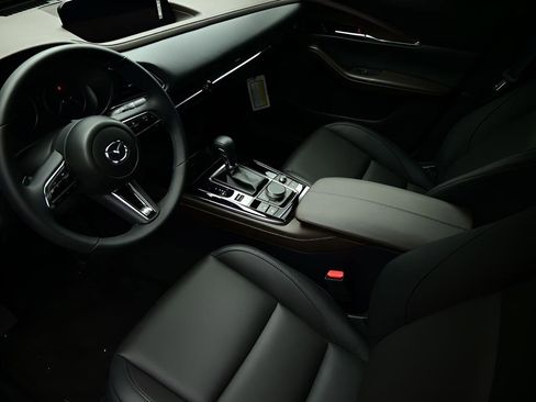 Used 2025 MAZDA CX-30 AWD 2.5 S w/ Premium Package image 9