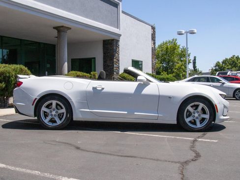 Used 2020 Chevrolet Camaro LT image 8