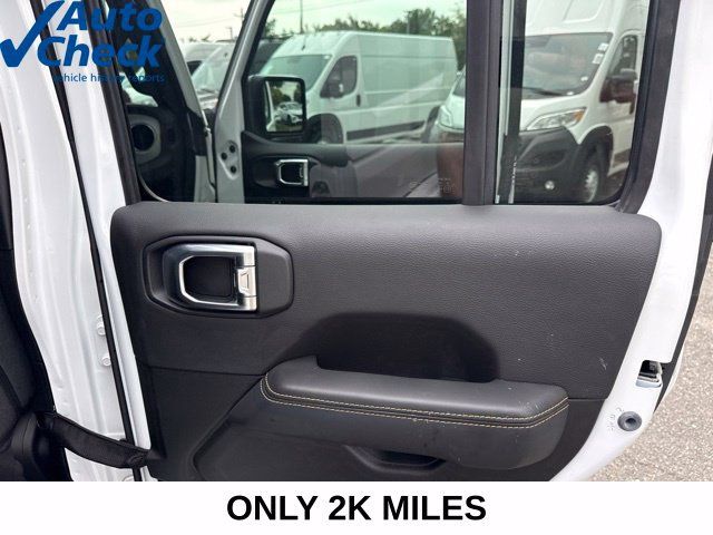 Used 2024 Jeep Wrangler Unlimited Sahara AWD/4WD image 35