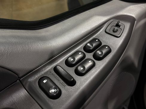 Used 2002 Ford F250 XLT image 25