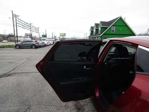 Used 2019 Kia Optima S image 18