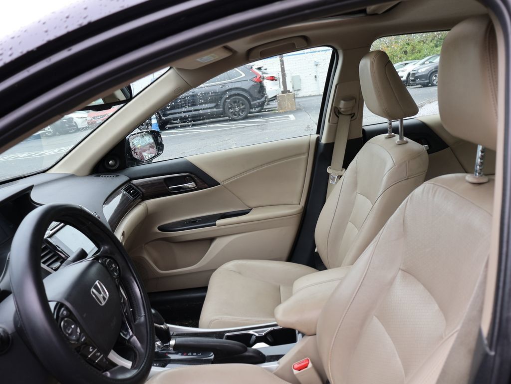 Used 2016 Honda Accord EX-L image 11