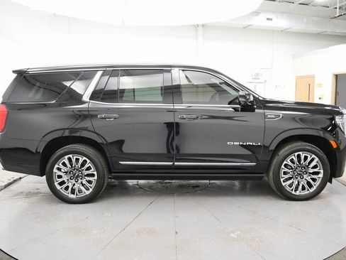 Used 2024 GMC Yukon Denali Ultimate AWD/4WD image 8