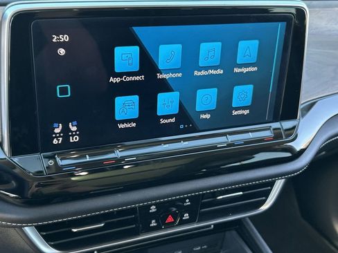 Used 2024 Volkswagen Atlas SE image 14