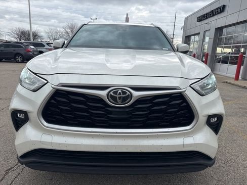 Used 2020 Toyota Highlander XLE image 11