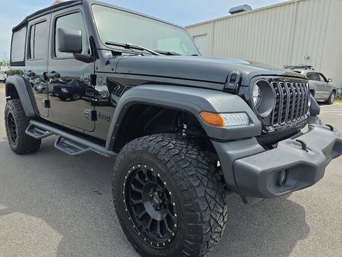 Used 2024 Jeep Wrangler Unlimited Sport AWD/4WD image 3