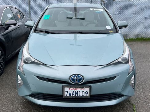 Used 2016 Toyota Prius Three Touring image 6