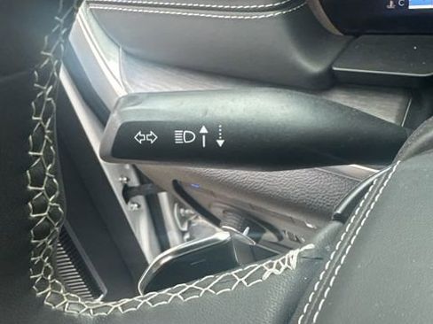 Used 2022 Jeep Grand Cherokee Overland w/ Luxury Tech Group IV image 19