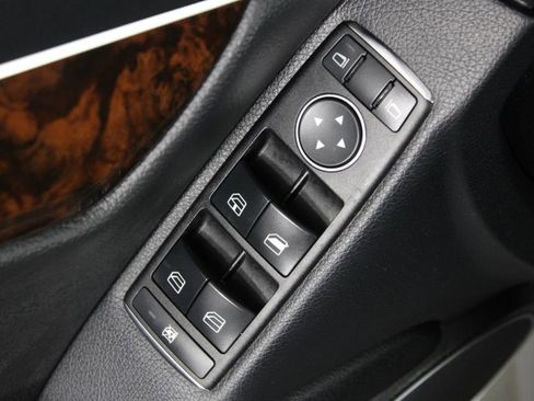 Used 2014 Mercedes-Benz C 250 Sedan image 23