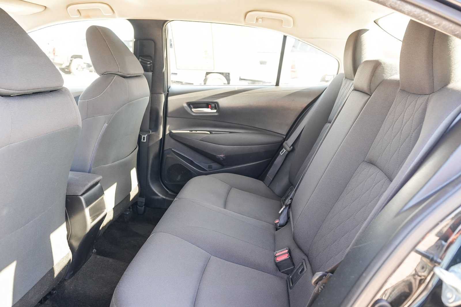 Used 2020 Toyota Corolla LE FWD image 16
