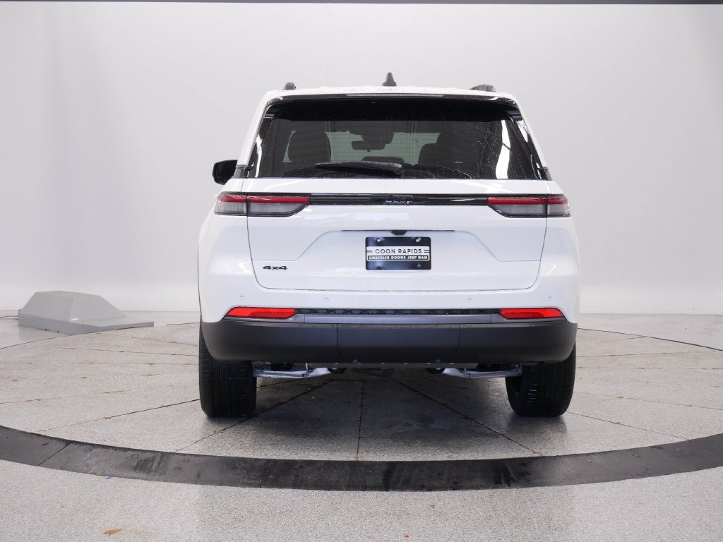 New 2027 Jeep Grand Cherokee Limited AWD/4WD image 4