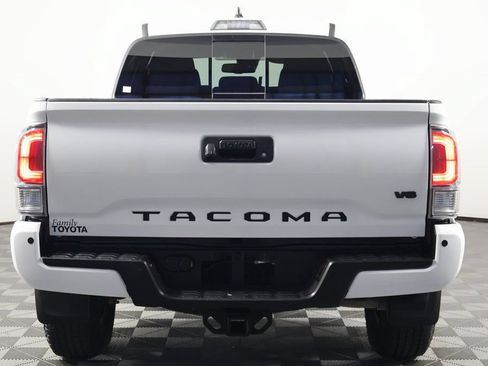 Used 2023 Toyota Tacoma TRD Off-Road w/ Technology Package AWD/4WD image 5