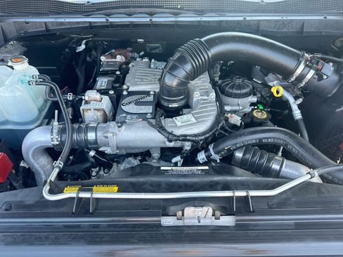 Used 2017 Nissan Titan SV AWD/4WD image 27