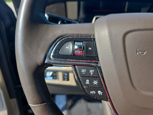 Used 2023 Lincoln Navigator L Reserve AWD/4WD image 17