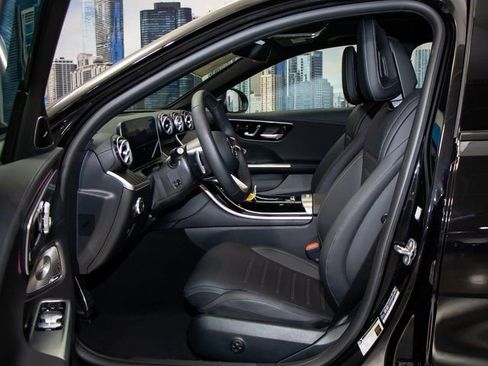 Used 2025 Mercedes-Benz C 300 4MATIC Sedan image 21