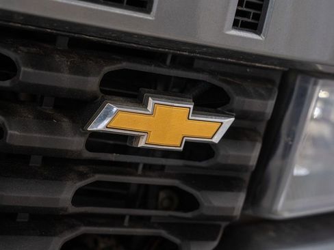 Used 2021 Chevrolet Silverado 1500 Custom image 4