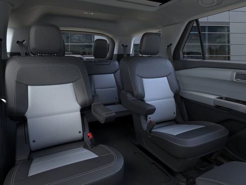 Used 2024 Ford Explorer XLT w/ Equipment Group 202A image 12
