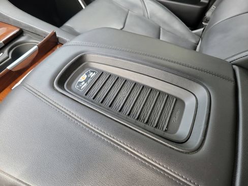 Used 2019 Cadillac Escalade Luxury RWD image 44
