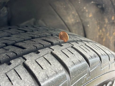 Used 2022 Toyota Highlander Limited FWD image 10