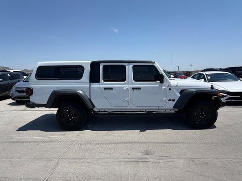 Used 2022 Jeep Gladiator Sport w/ Trailer Tow Package AWD/4WD image 3