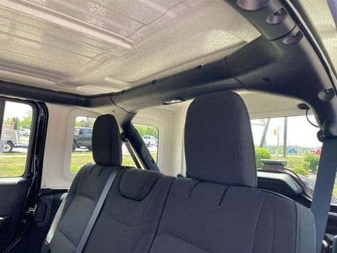 Used 2023 Jeep Wrangler Sport AWD/4WD image 39