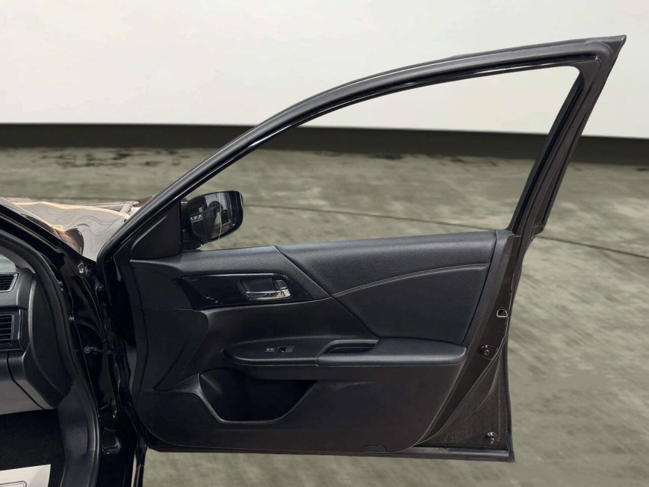 Used 2015 Honda Accord Sport image 20