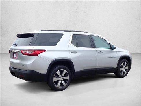Used 2021 Chevrolet Traverse LT w/ LT Premium Package AWD/4WD image 14