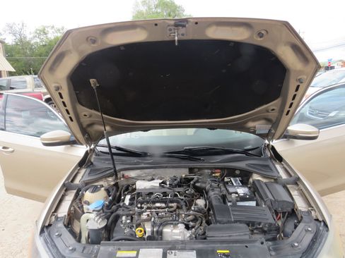 Used 2015 Volkswagen Passat TDI SE image 30