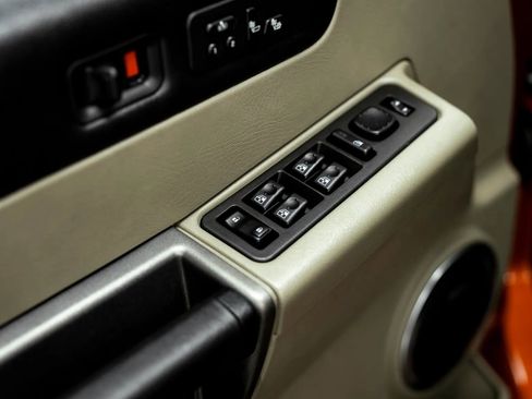 Used 2003 HUMMER H2 Luxury w/ Preferred Equipment Group image 23