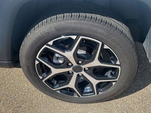 Certified 2025 Jeep Compass Limited AWD/4WD image 18