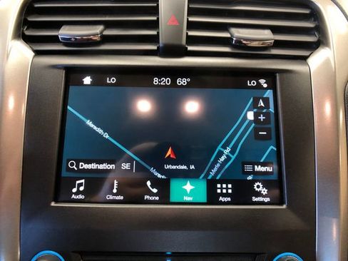 Used 2017 Ford Fusion SE w/ Fusion SE Technology Package FWD image 17