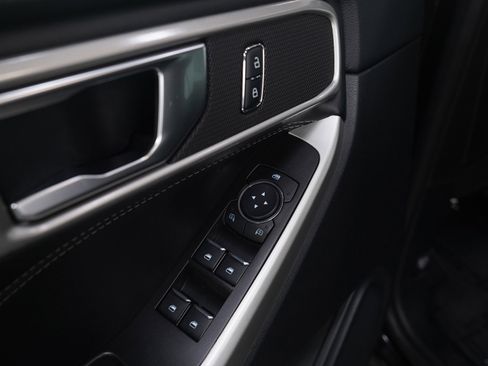 Used 2022 Ford Explorer XLT w/ Class IV Trailer Tow Package image 23