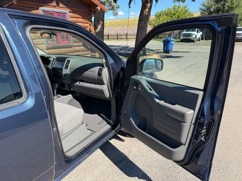 Used 2019 Nissan Frontier SV AWD/4WD image 25