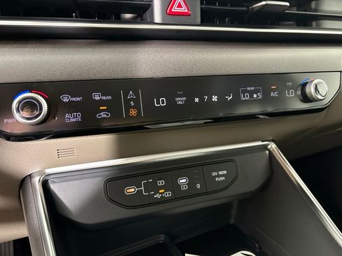 New 2026 Kia Carnival EX FWD image 31