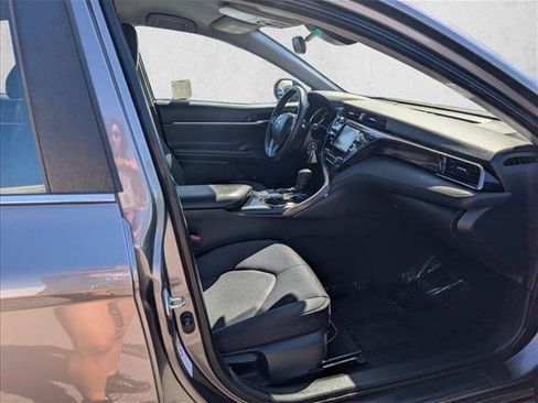 Used 2019 Toyota Camry LE FWD image 17