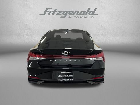 Used 2023 Hyundai Elantra SEL w/ Convenience Package FWD image 4