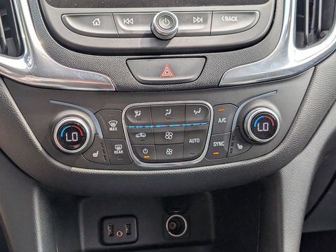 Used 2018 Chevrolet Equinox LT w/ Sun & Infotainment Package AWD/4WD image 20