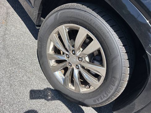 Used 2012 Kia Sorento SX w/ SX Premium Pkg AWD/4WD image 12