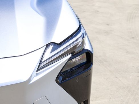 New 2026 Lexus ES 350e FWD image 7