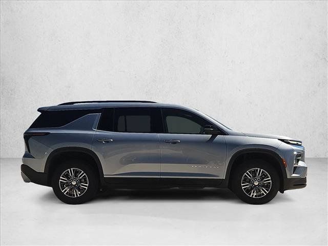 Used 2024 Chevrolet Traverse LT FWD image 4