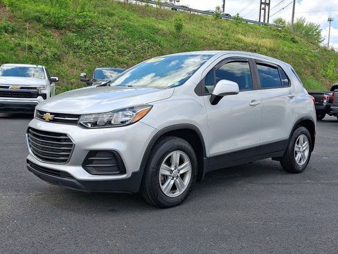 Used 2018 Chevrolet Trax LS w/ LPO, Protection Package AWD/4WD image 3