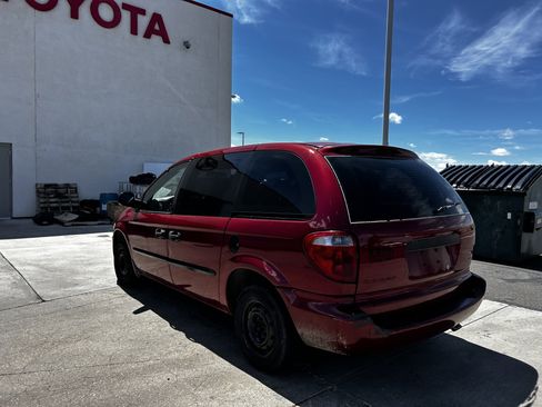 Used 2003 Dodge Caravan SE FWD image 3