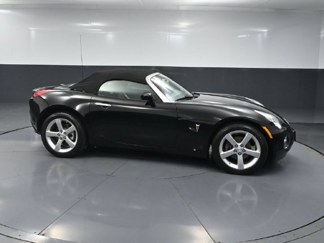 Used 2008 Pontiac Solstice GXP w/ Premium Package RWD image 3