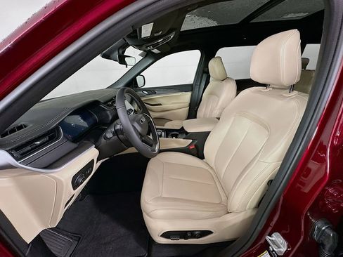 New 2025 Jeep Grand Cherokee L Limited image 29