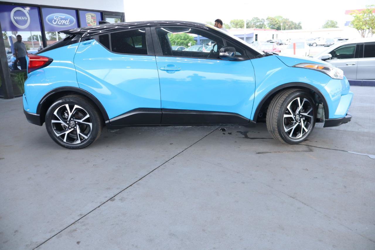 Used 2019 Toyota C-HR XLE FWD image 6
