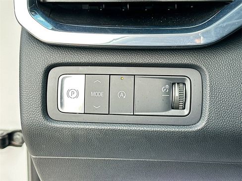 Used 2025 GMC Acadia Elevation image 10