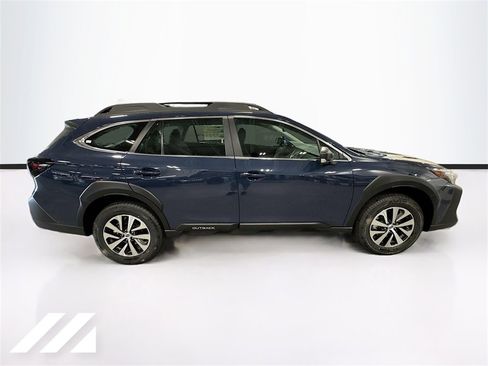 Certified 2025 Subaru Outback image 4